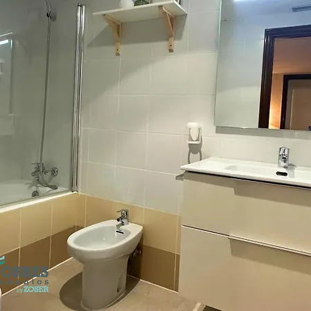 아파트 Dos Torres Varda Balcony & Private Parking *